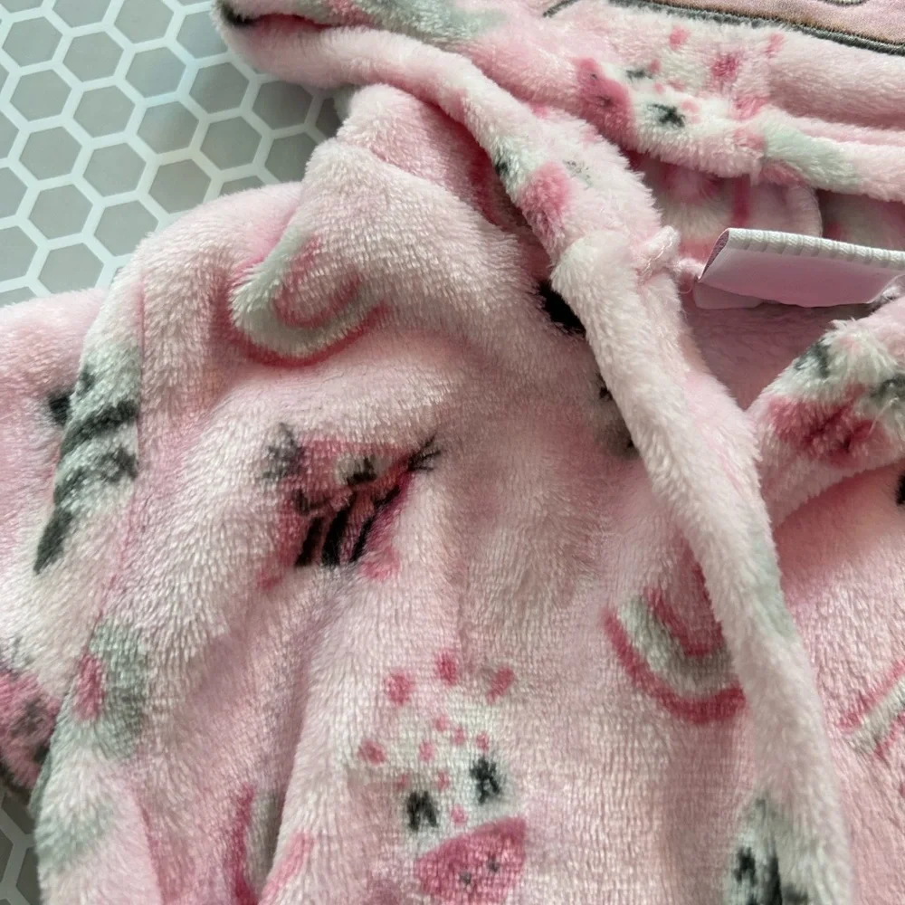 NWT Duck Duck Goose Cozy Pink Hooded Kids Robe w Playful Animal Hood Size 0-9M